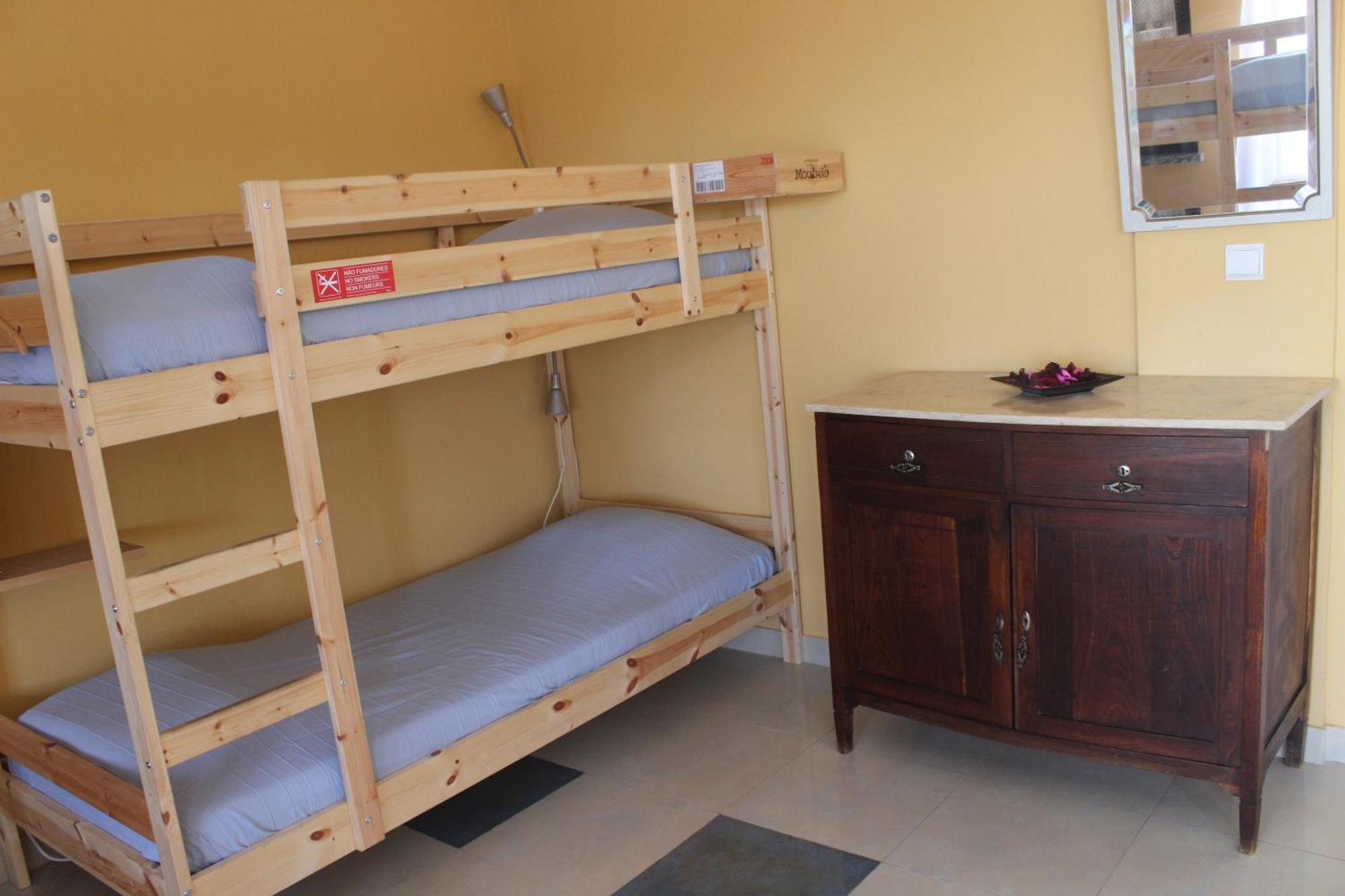 Ericeira Chill Hill Hostel & Private Rooms - Peach Garden Habitación foto