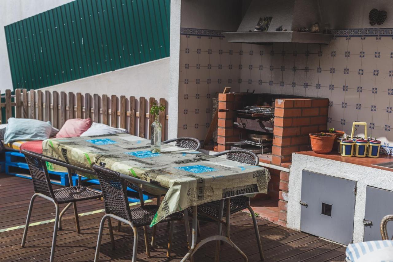 Ericeira Chill Hill Hostel & Private Rooms - Peach Garden Exterior foto